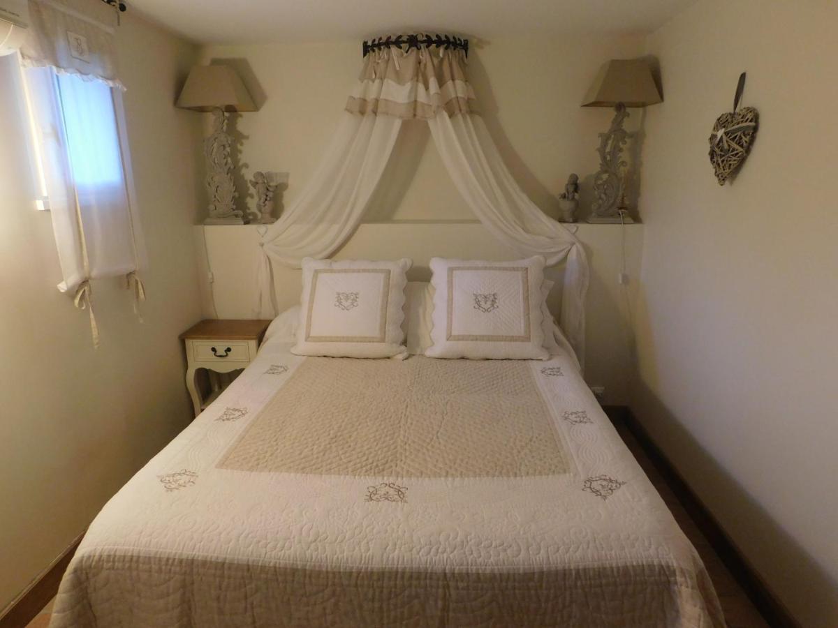 Les Jarrieres Bed & Breakfast Dame-Marie-les-Bois Ngoại thất bức ảnh
